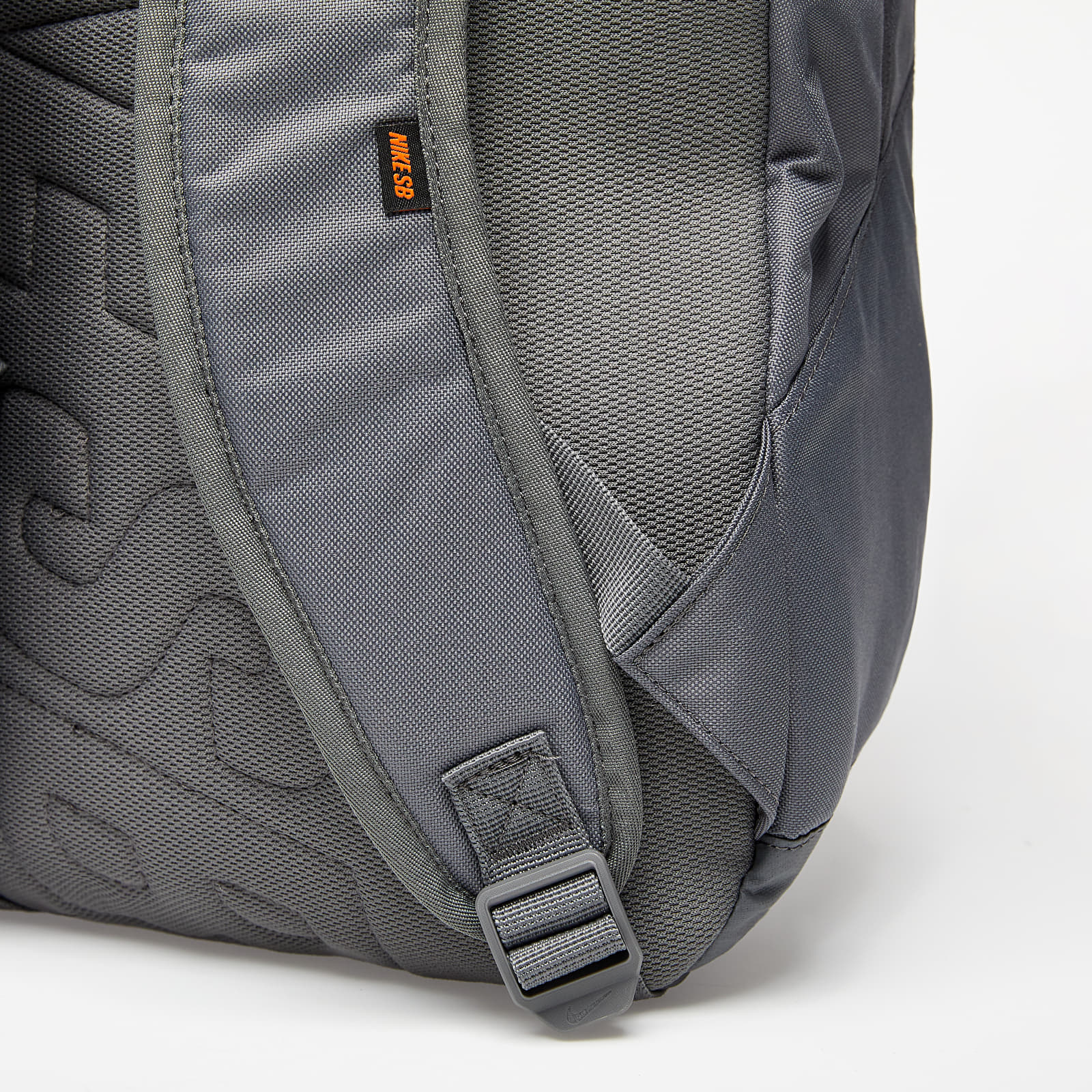 Mugursomas Nike SB Courthouse Skate Backpack Iron Grey/ Gelati/ Starfish