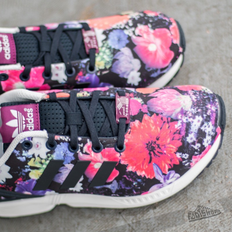  ファレル adidas ZX Flux K Solmag/ Legink/ Ftw White | Footshop