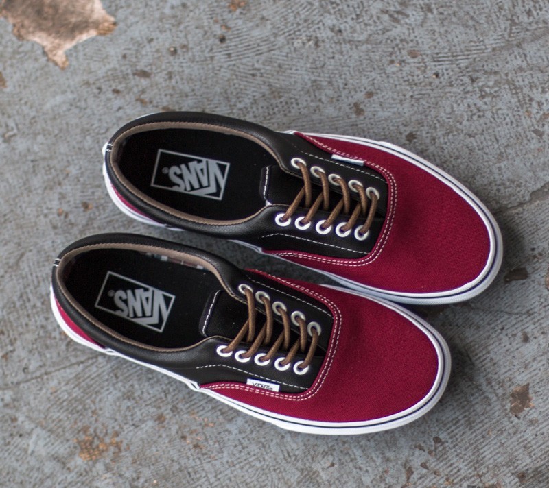 vans era black plaid