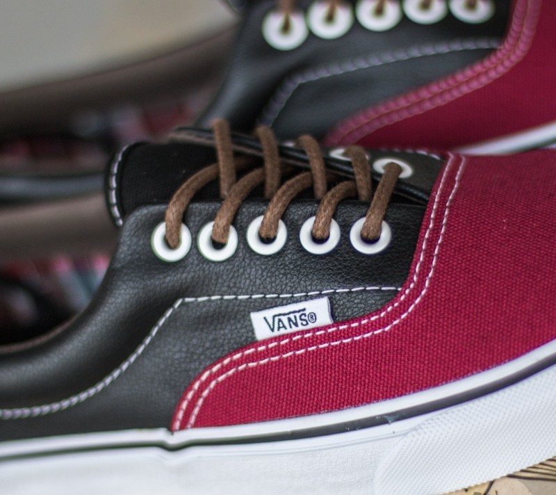 vans era black plaid