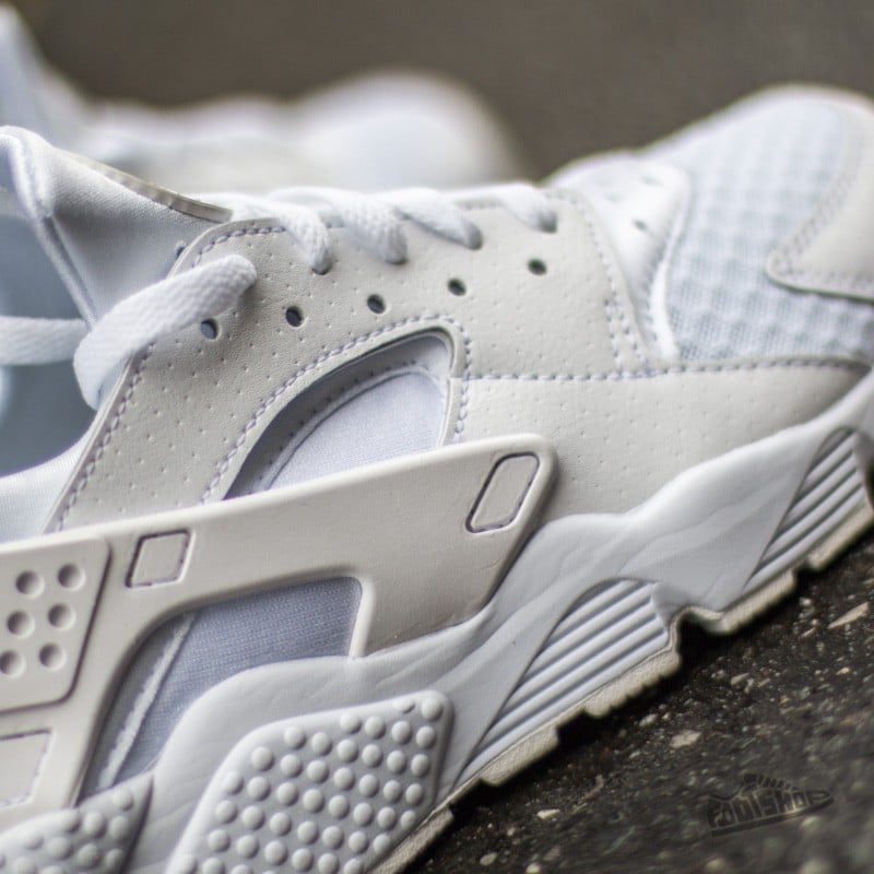 Încălțăminte și sneakerși pentru bărbați Nike Air Huarache White/ White-Pure Platinum