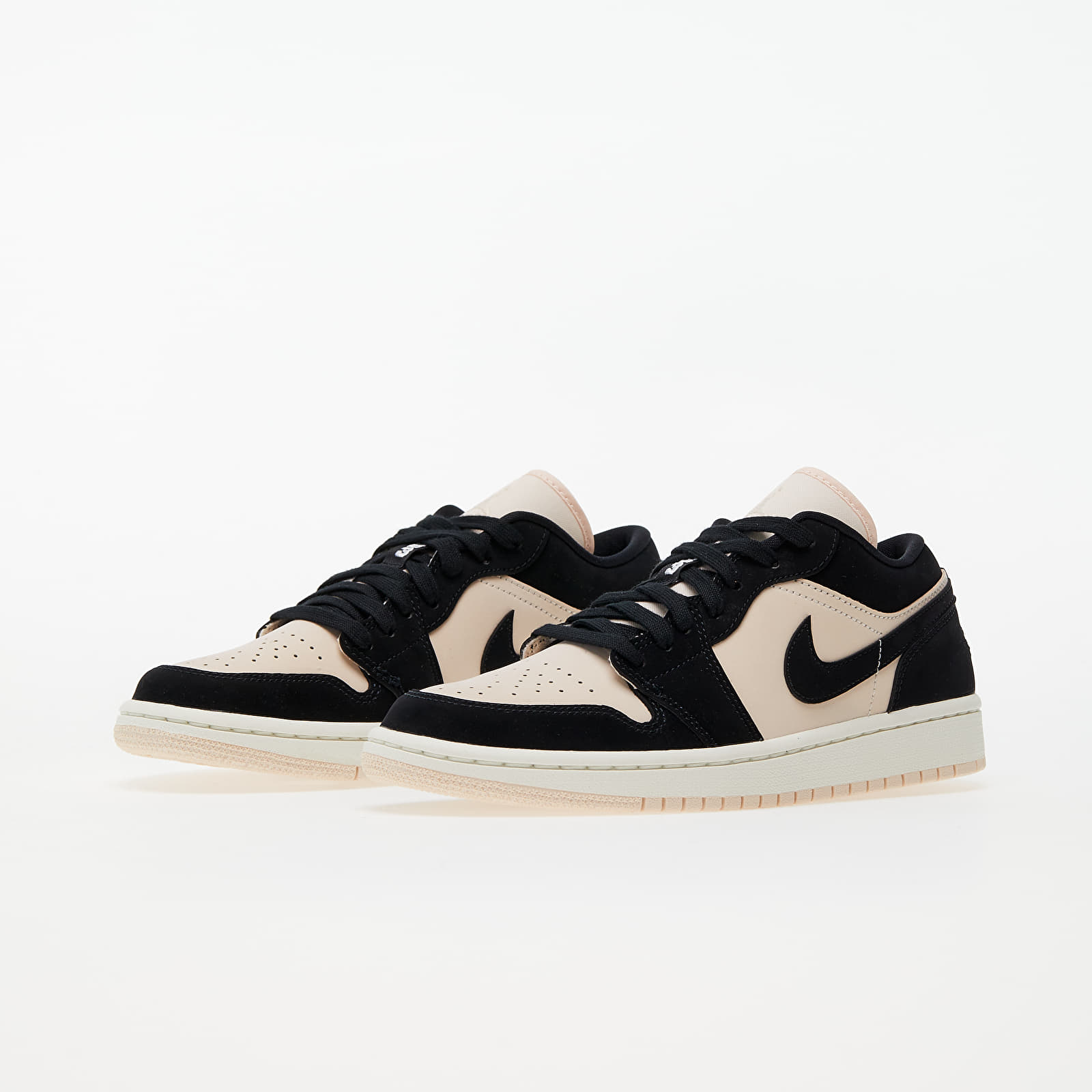 Scarpe donna Air Jordan Wmns 1 Low Black/ Black-Guava Ice-Sail