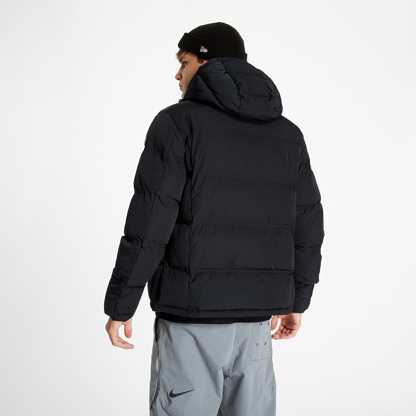 Champion puffer jacket black hot sale
