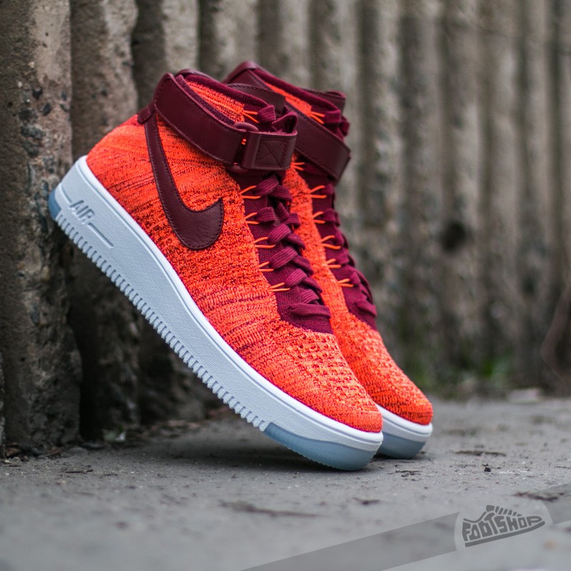 Buty damskie Nike W Air Force 1 Flyknit Total Crimson/ Team Red