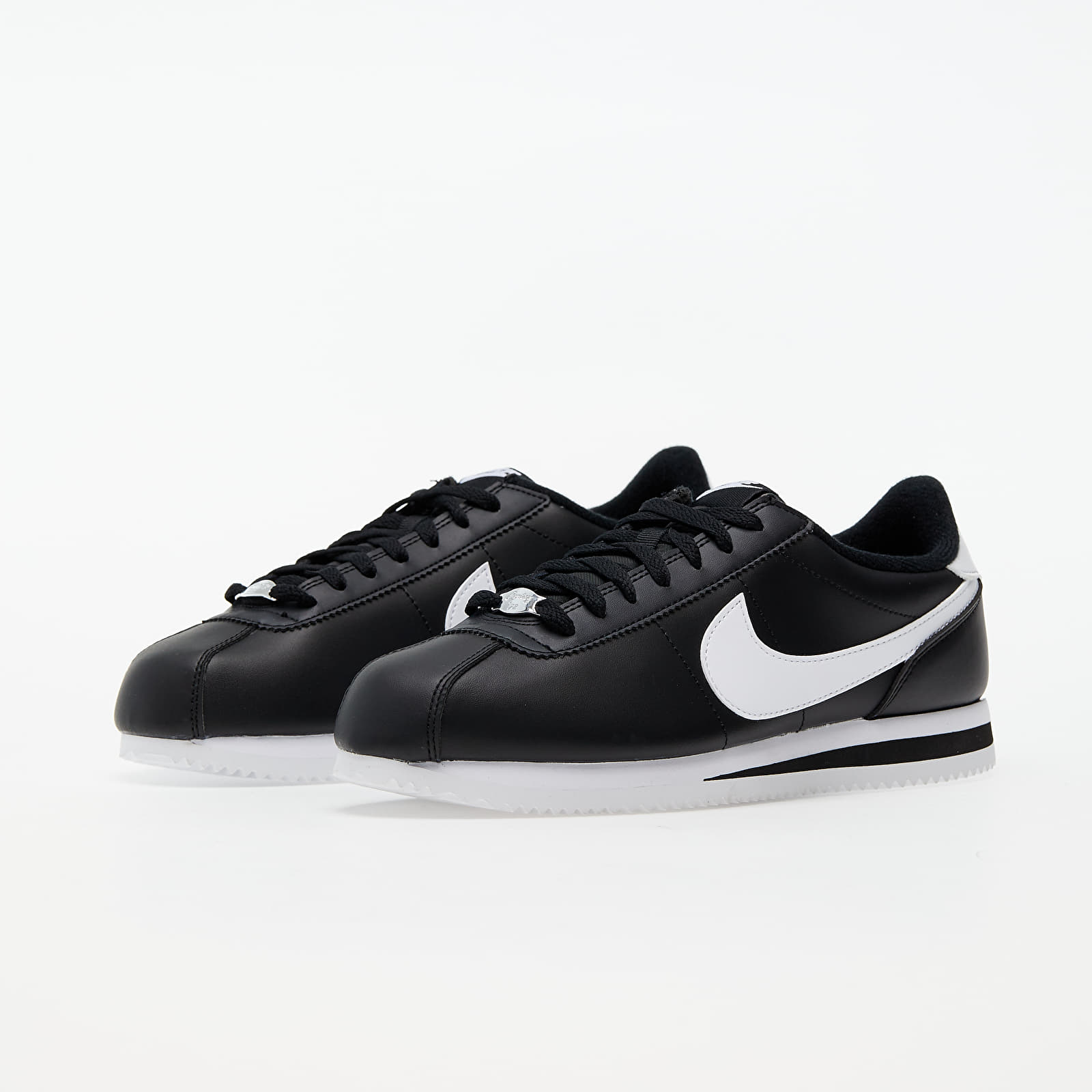 Nike cortez hotsell basic leather