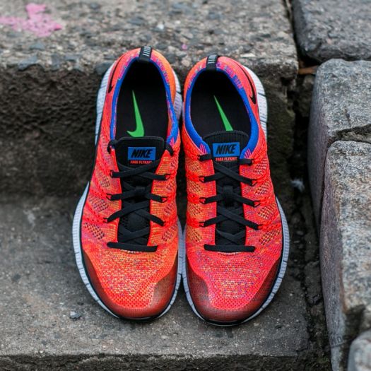 Nike free flyknit nsw hot sale red