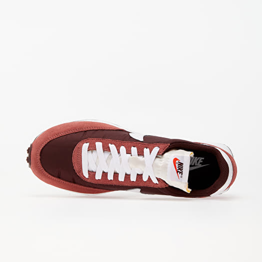 Nike tailwind sale 79 gym red