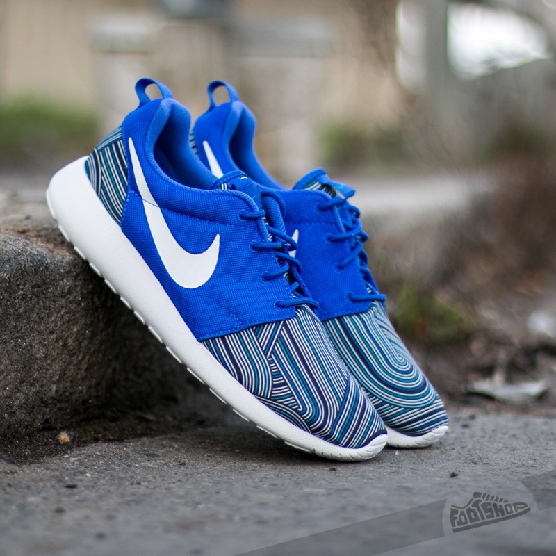 Nike roshe mens white hotsell