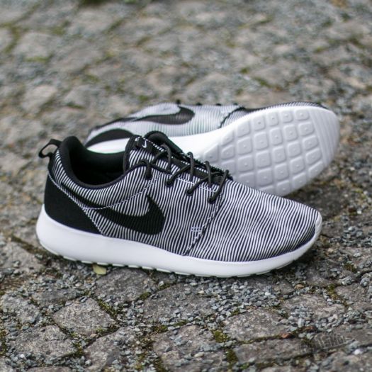 Men s shoes Nike Roshe One Premium Plus White Black Footshop