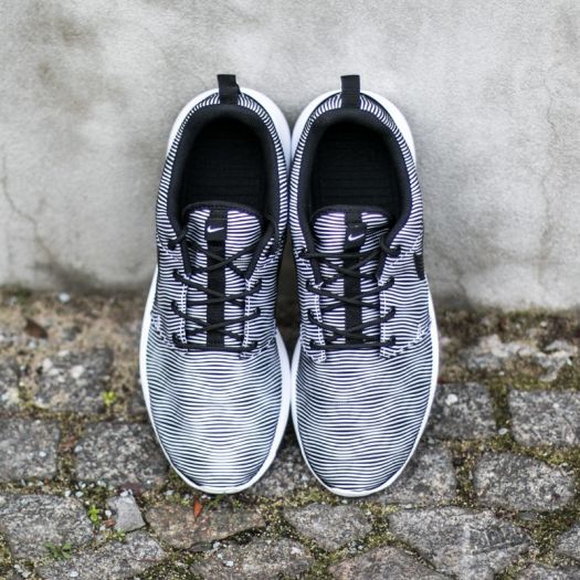 Men s shoes Nike Roshe One Premium Plus White Black Footshop