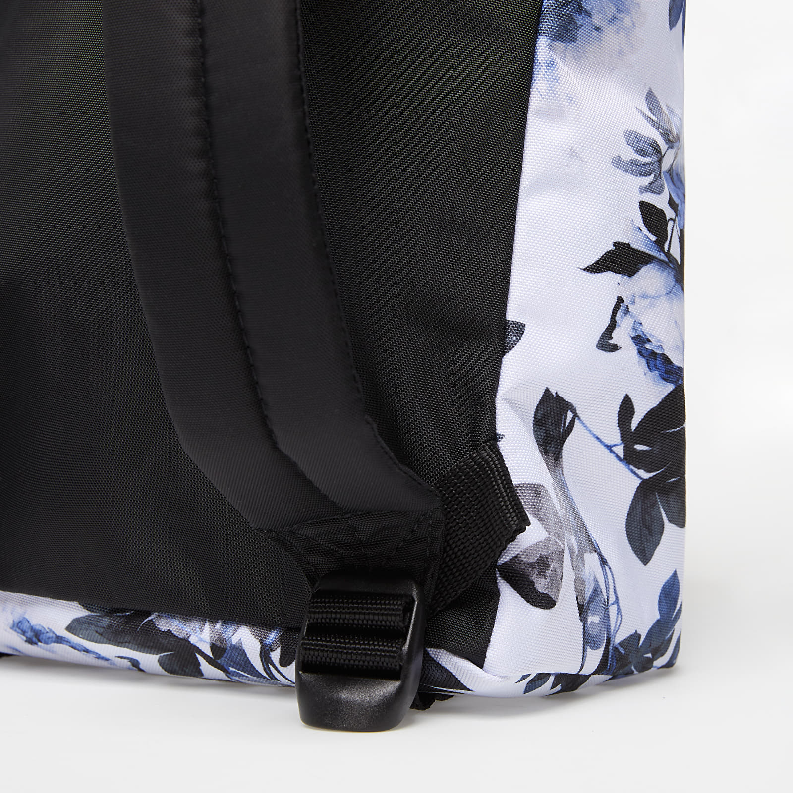Eastpak romantic white shop