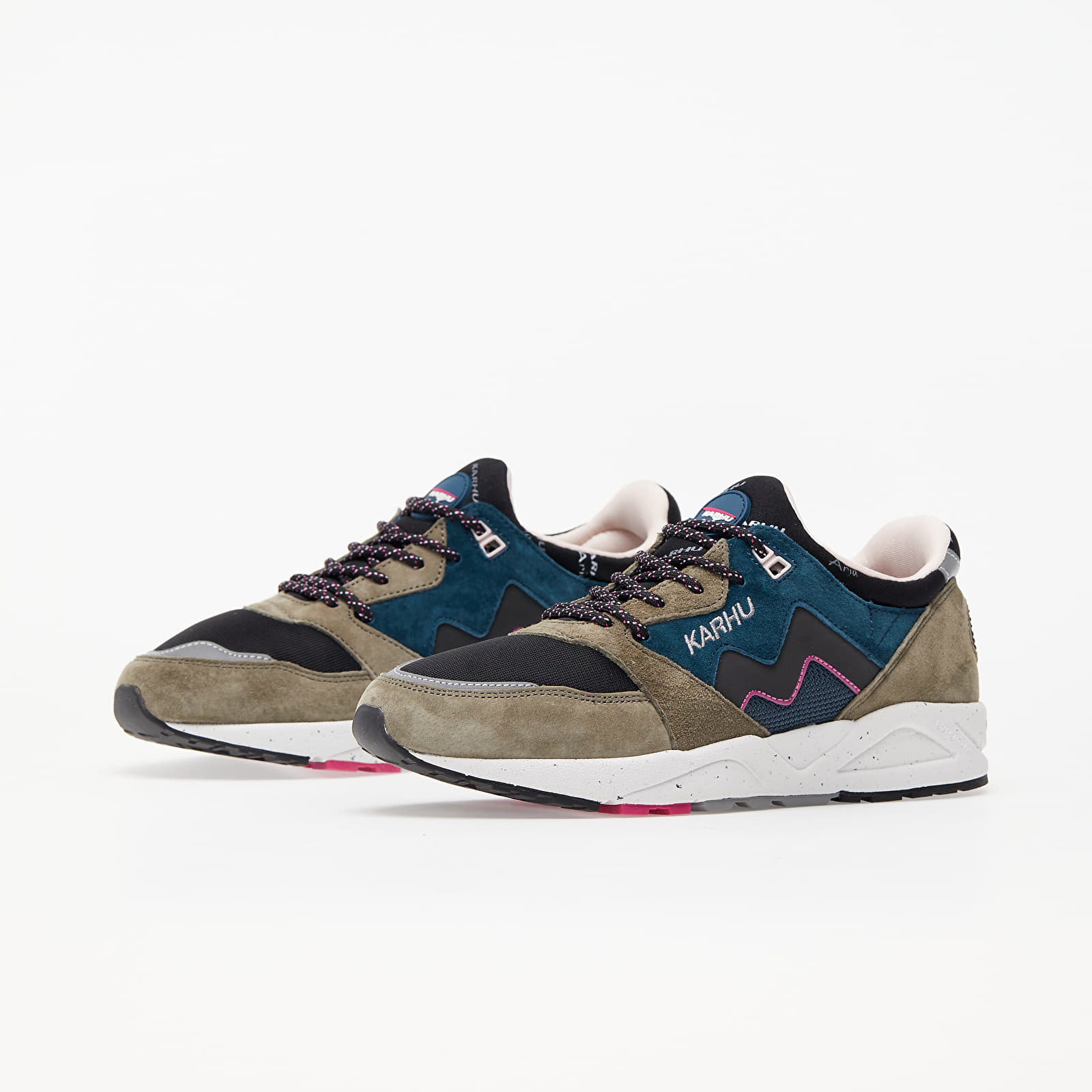 karhu unisex suede aria 95 trainer sneaker in vetiver