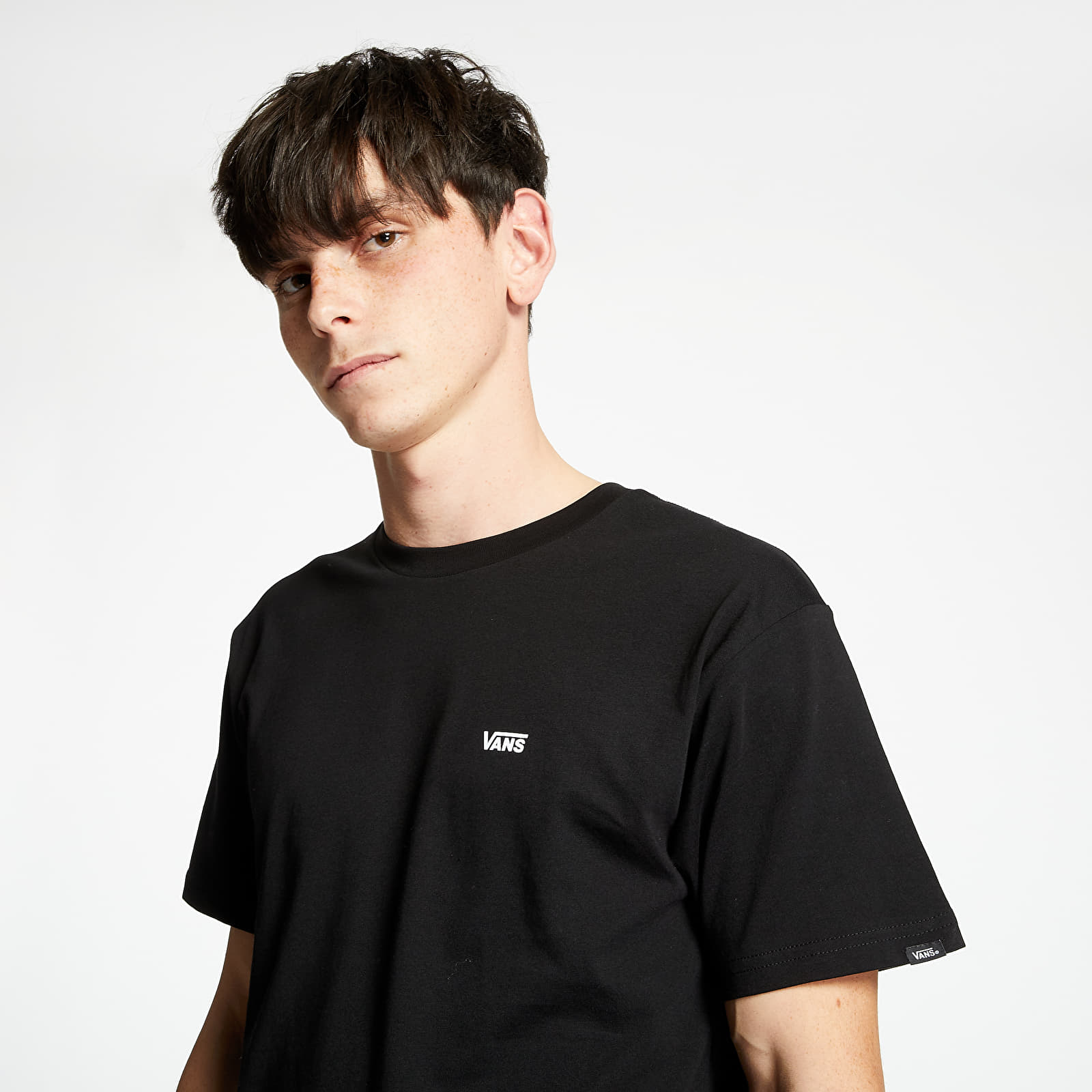 T-Shirts and shirts Vans Left Chest Logo Tee Black/ White