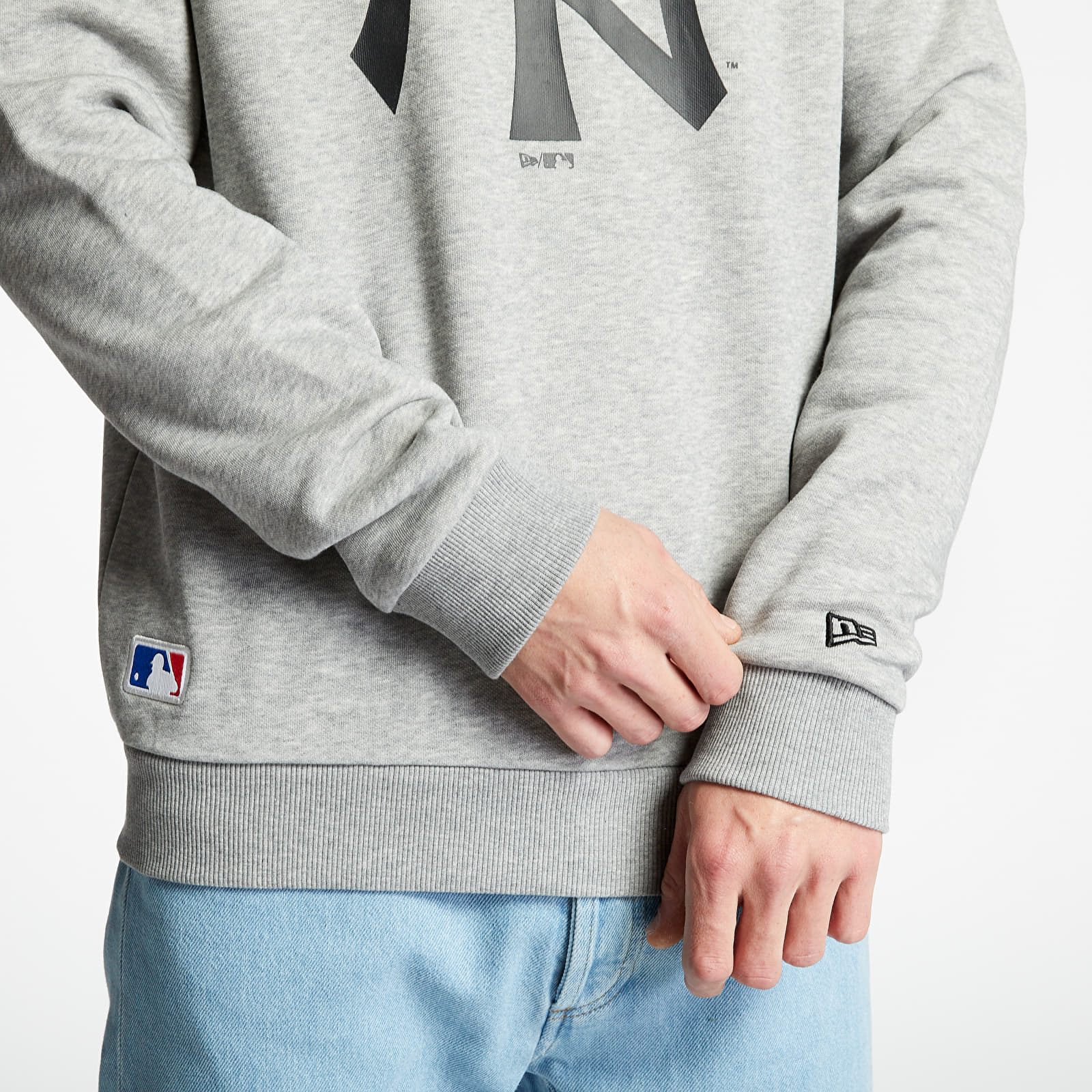 Hoodies en truien New Era MLB Team Logo New York Yankees Crewneck Light Grey Heather