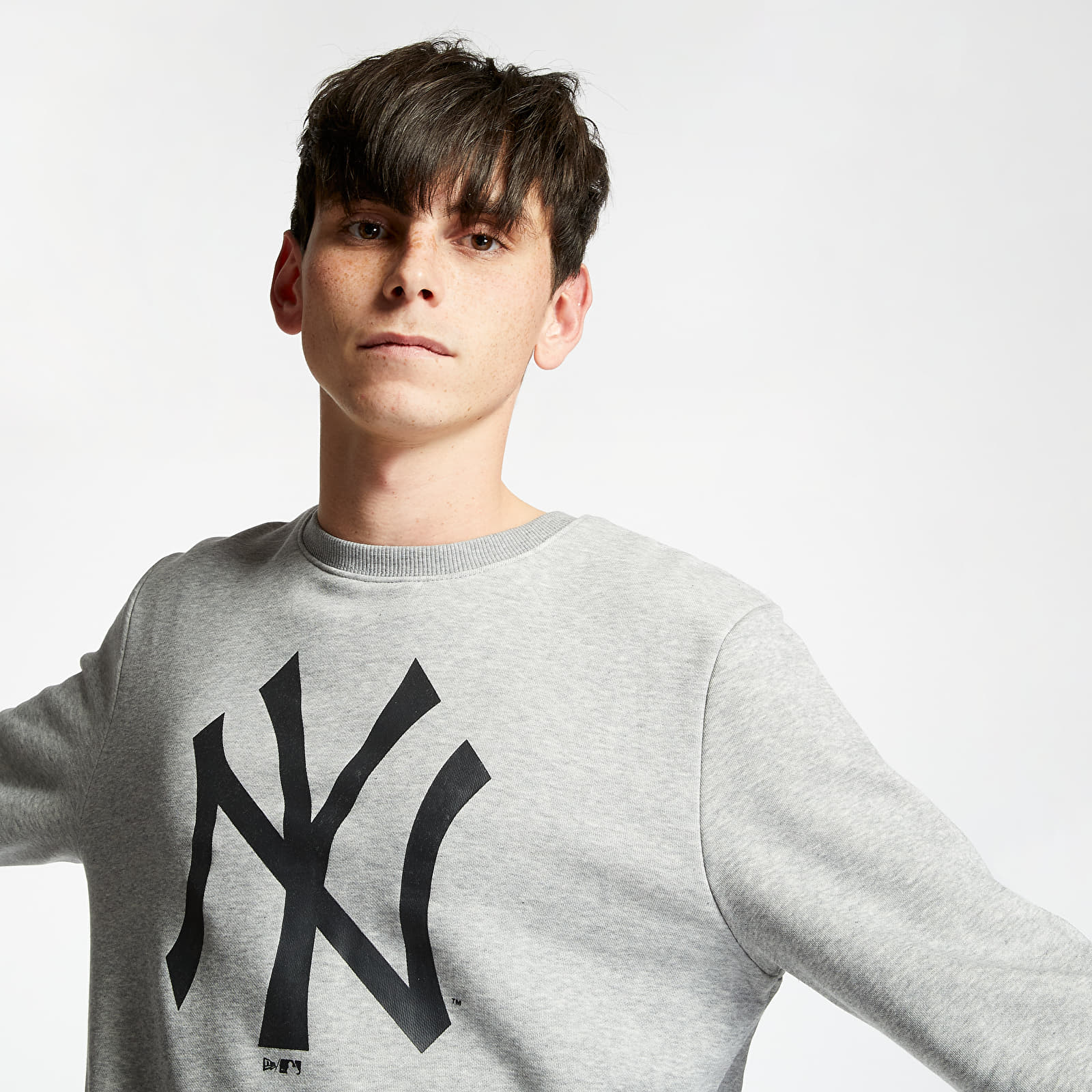 Hoodies en truien New Era MLB Team Logo New York Yankees Crewneck Light Grey Heather