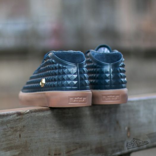 Nike Lebron Men 10 Navy Blue XIII‎ Lifestyle Dark Obsidian Studded 819859 400 Nike LeBron 13 Lifestyle Obsidian 819859-400 | SneakerNews.com main image 2