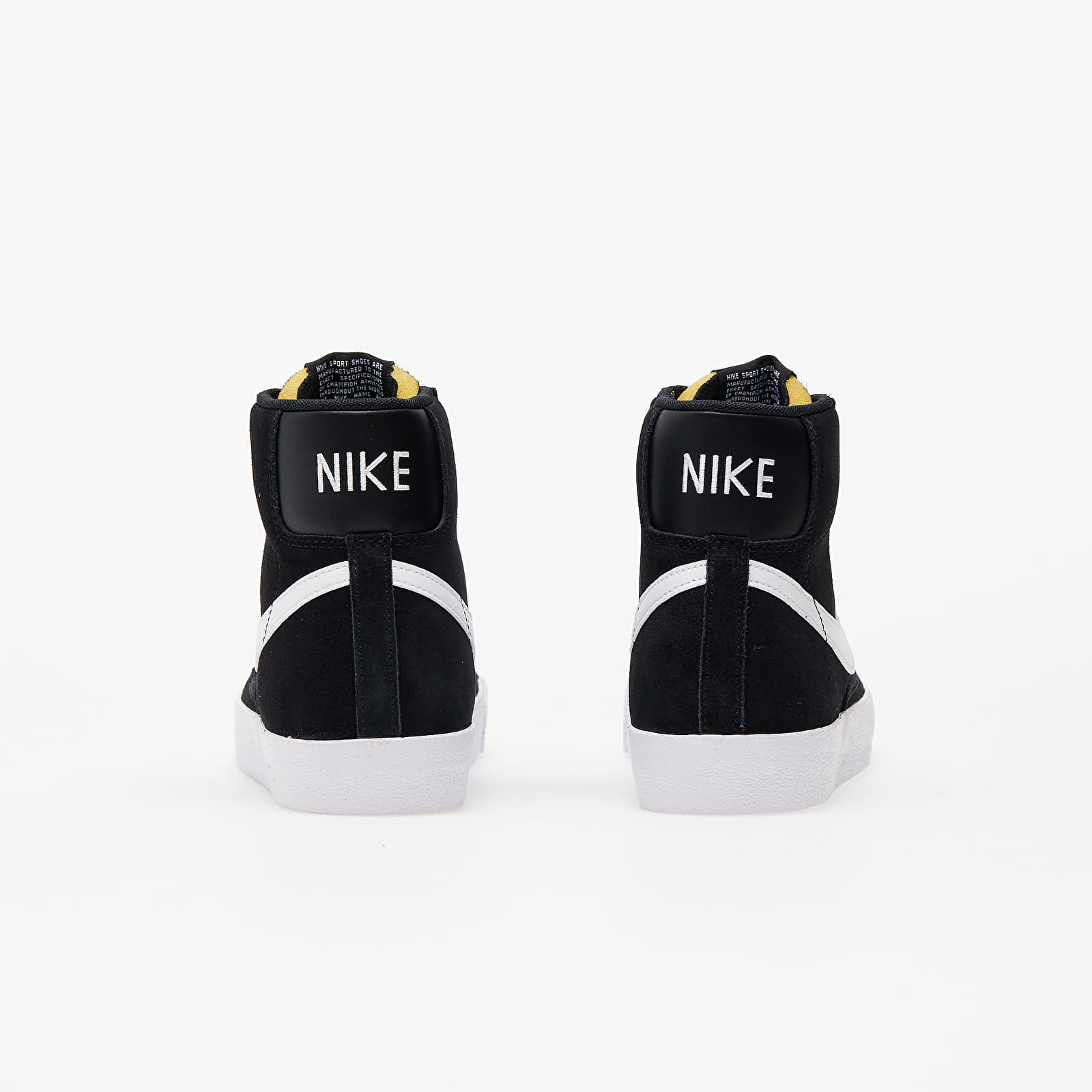 Blazer mid top 77 suede black