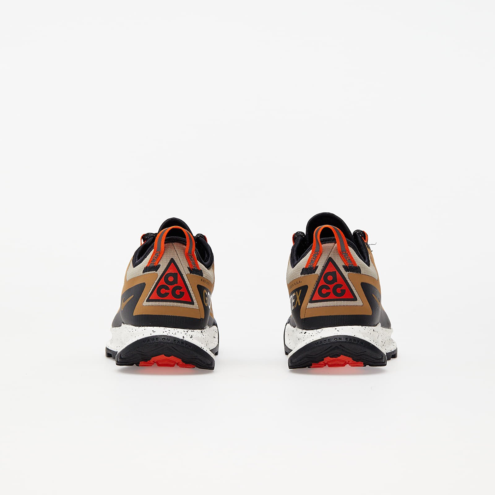 Încălțăminte și sneakerși pentru bărbați Nike ACG Air Nasu Gore-Tex Khaki/ Golden Beige