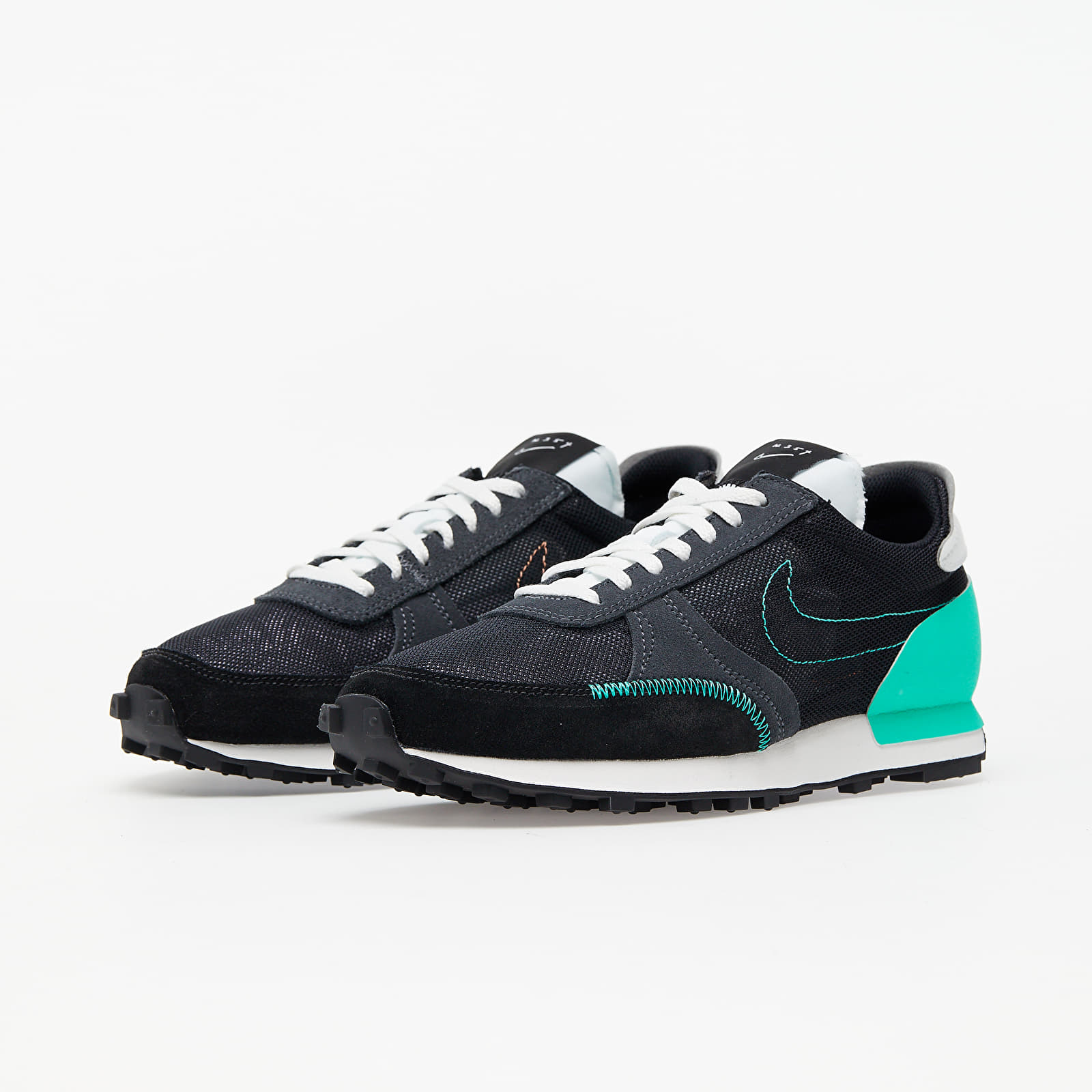 Meeste kingad Nike Daybreak-Type Black/ Menta-Summit White