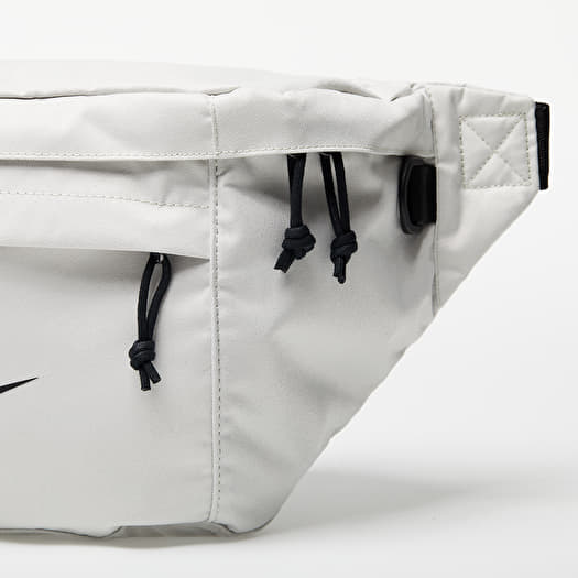 Nike tech hip discount pack light bone