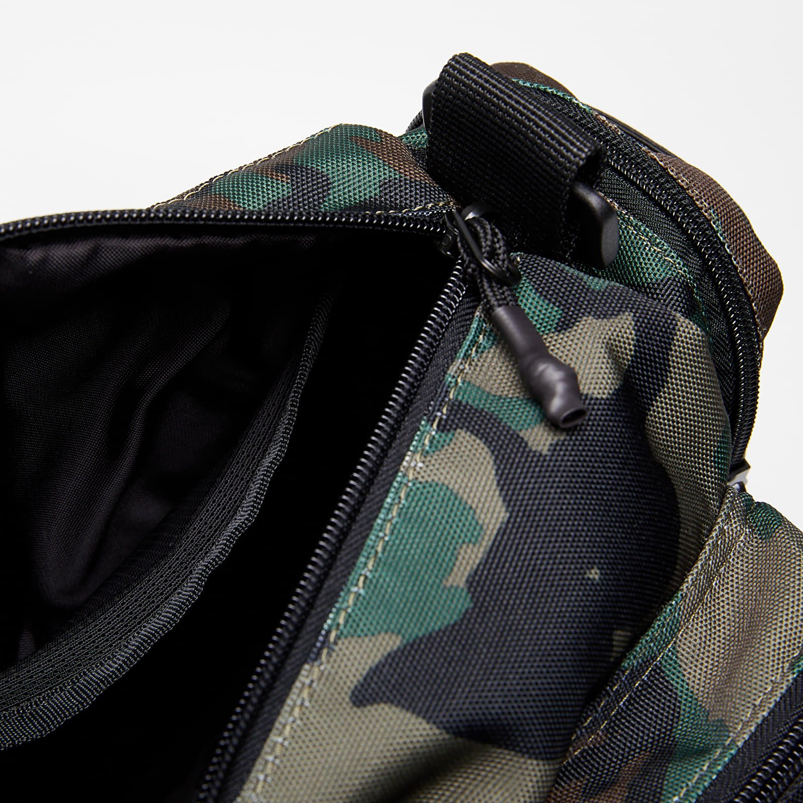 Чанти и раници Jordan Jan All Grounds Convertible Camo