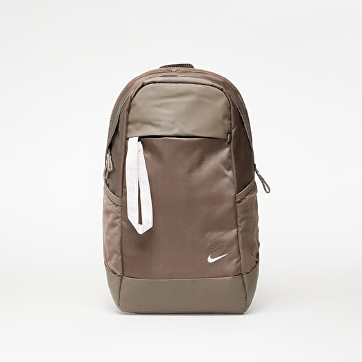 Mochilas nike olive sales