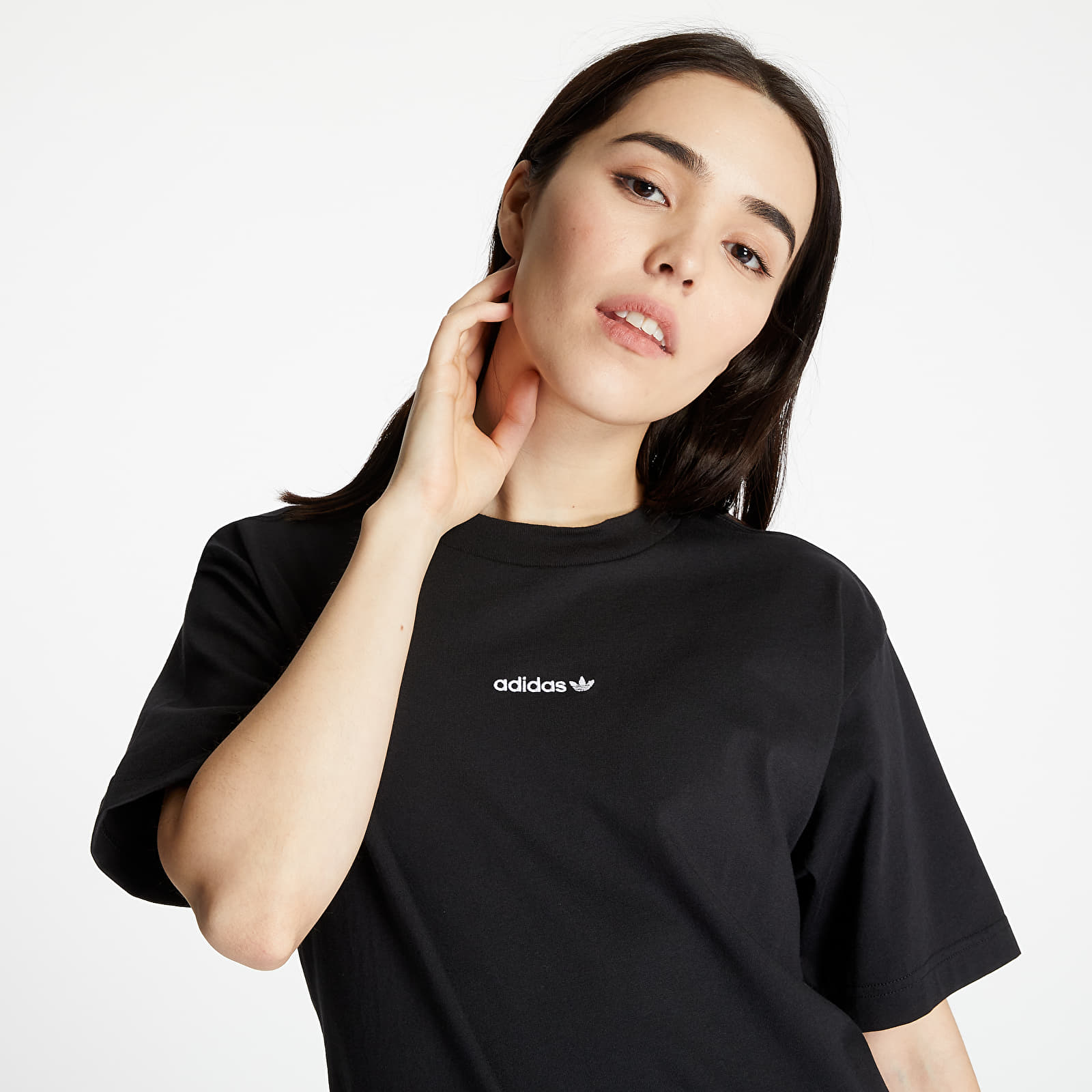 Adidas linear hotsell t shirt