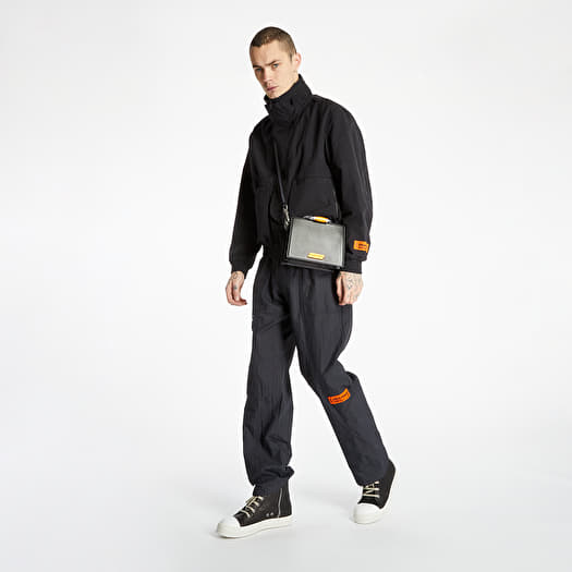 【HERON PRESTON】黒 ナイロン ショートパンツ 2025年最新】Heron Preston メンズ ショートパンツ・ハーフ