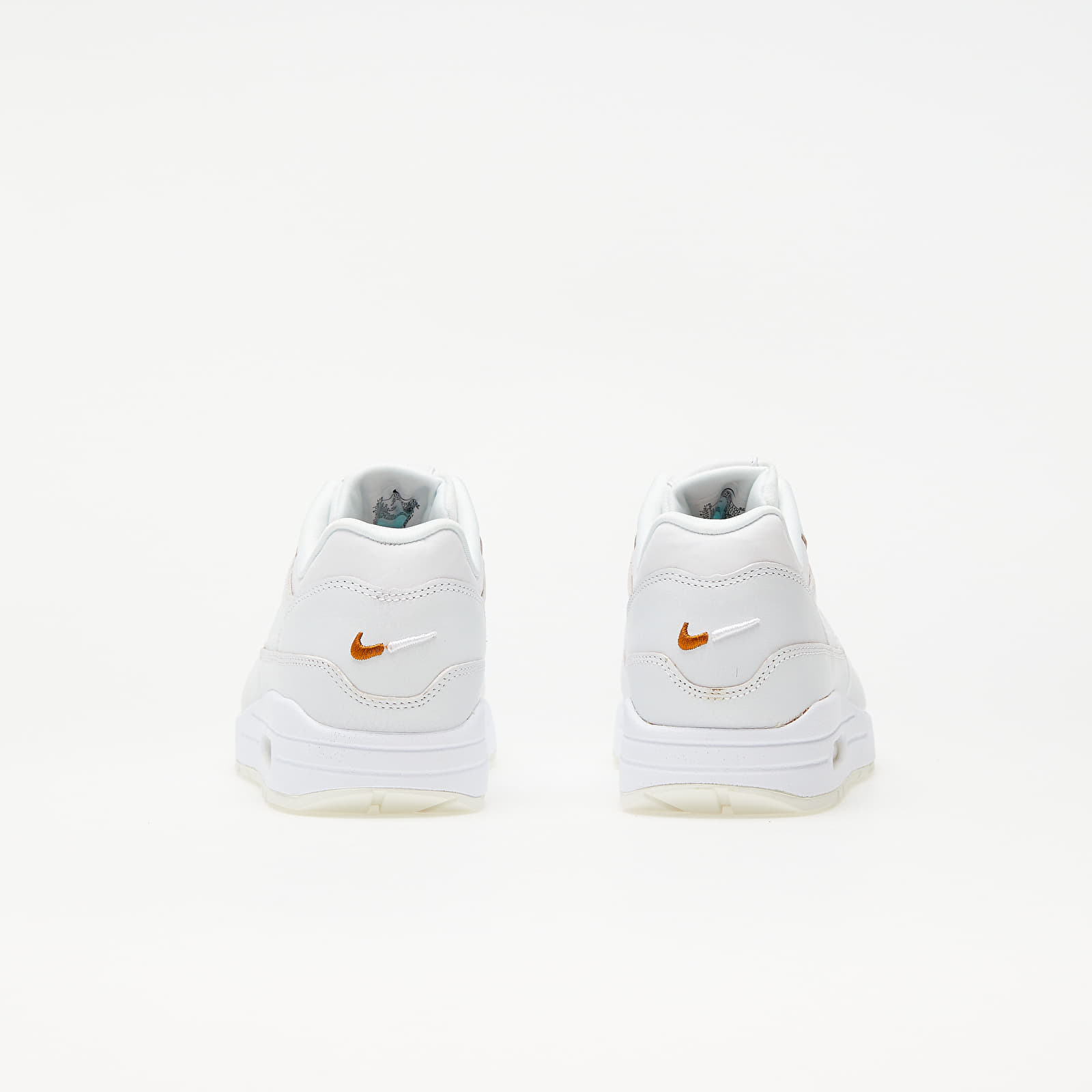 air max 1 trainers hh summit white white sail tawny