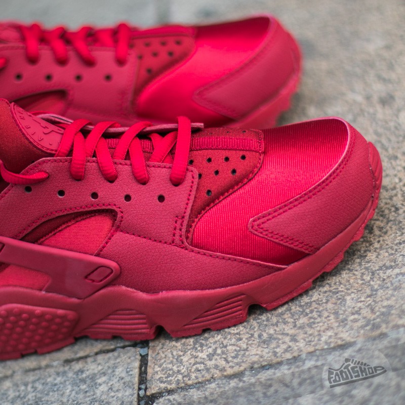 Gym red huarache womens discount