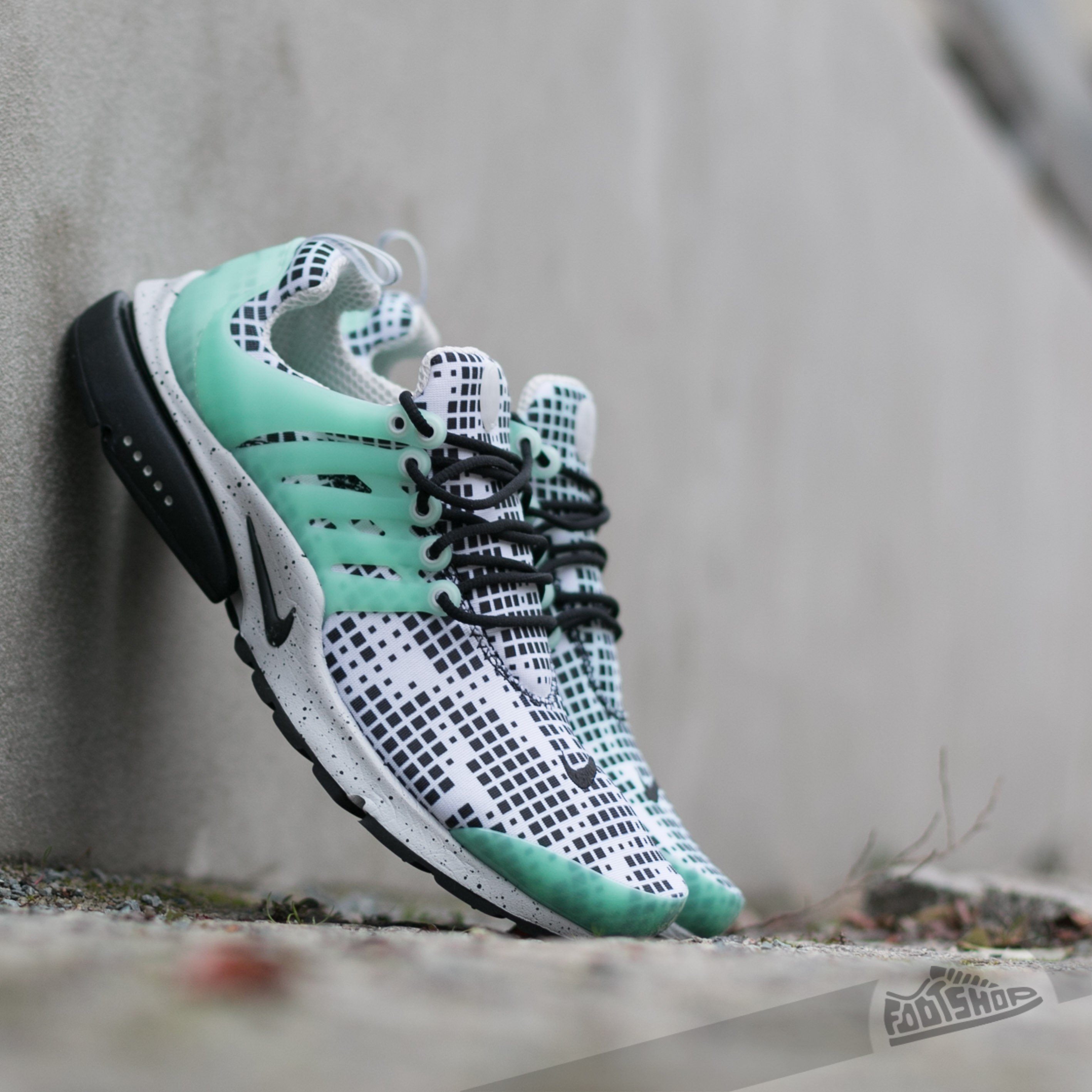 Men s shoes Nike Air Presto GPX White Black Green Glow Natural Grey Footshop