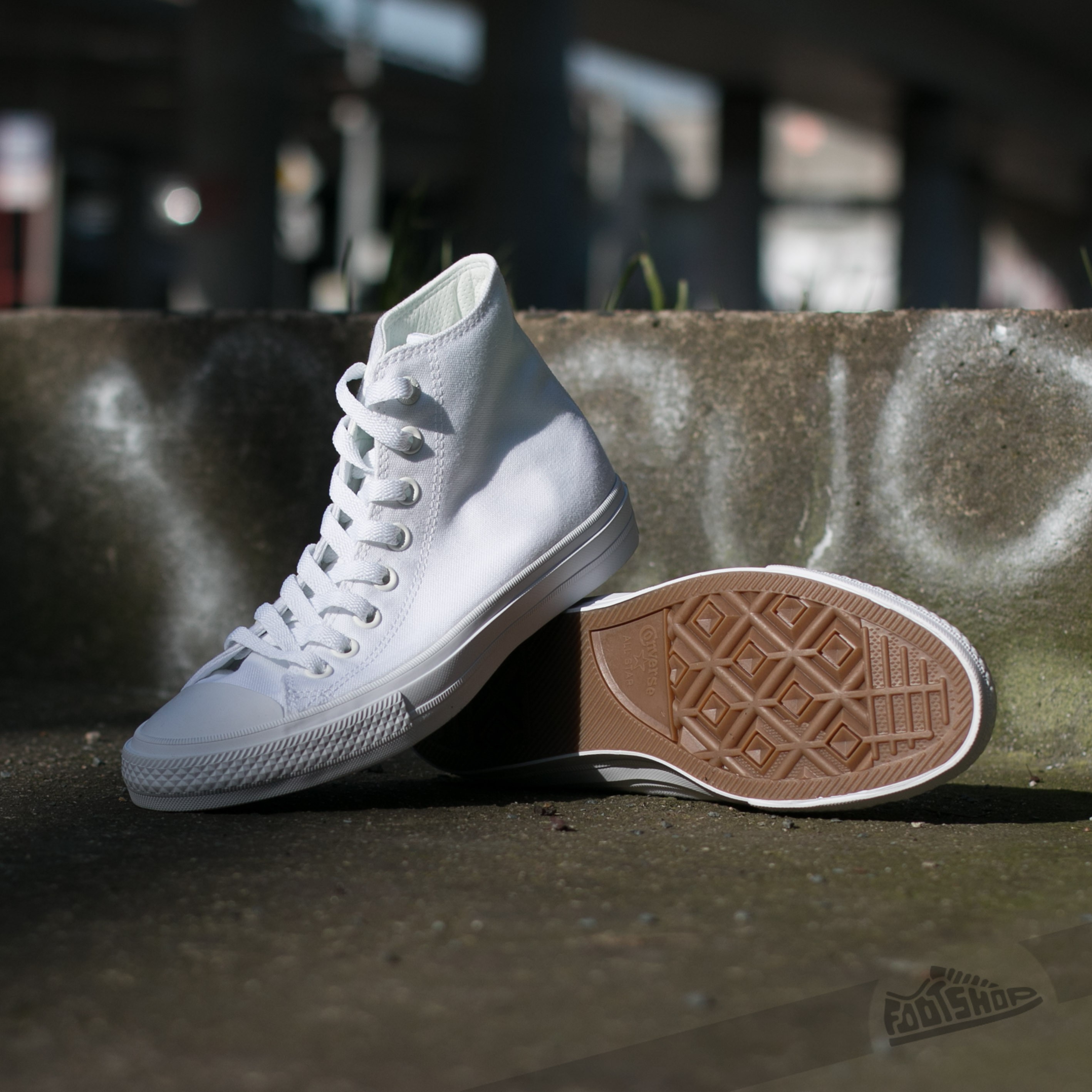 Converse 2 all white deals
