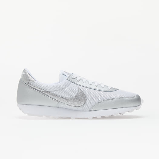 Nike daybreak silver hot sale