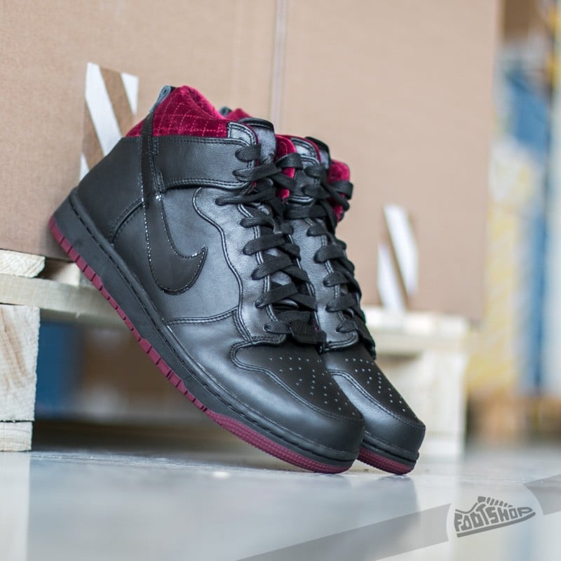 Pánské tenisky a boty Nike Dunk Comfort Premium QS Black/ Black- Team Red