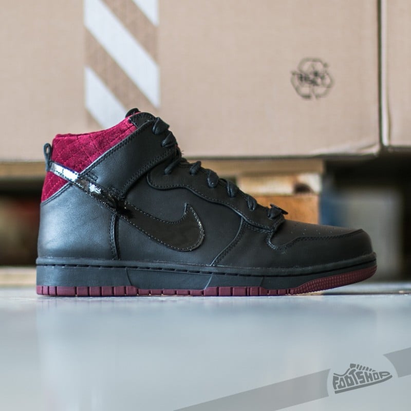 Pánské tenisky a boty Nike Dunk Comfort Premium QS Black/ Black- Team Red