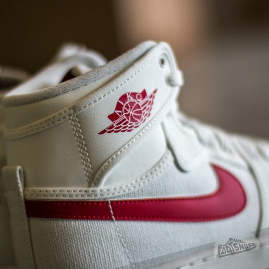 Red jordan trainers deals