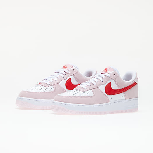 Nike air force 1 07 qs red hot sale