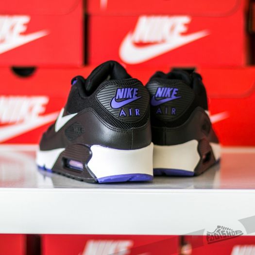 Essential 9 nike hot sale