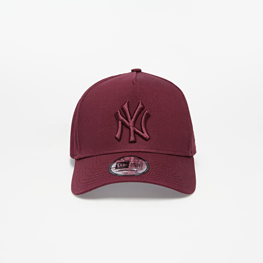 League Essential 9Forty NY Yankees Cap Senior