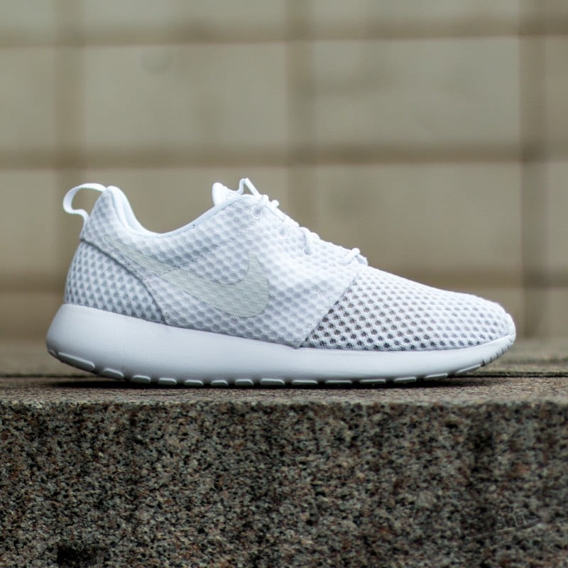 Nike white top roshes mens