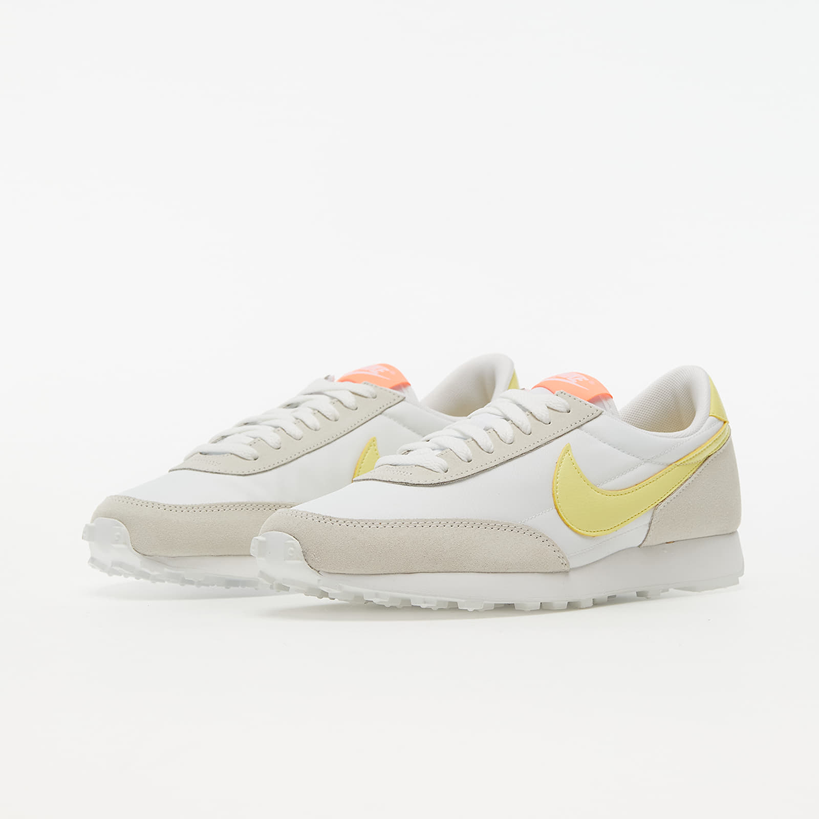 Γυναικεία παπούτσια Nike W Daybreak Pale Ivory/ Lt Zitron-Bright Mango