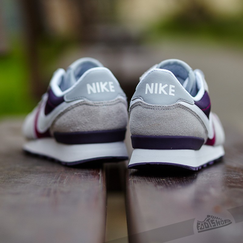 Women's shoes Nike Internationalist (GS) Wolf Grey/ White-Purple Dynasty 