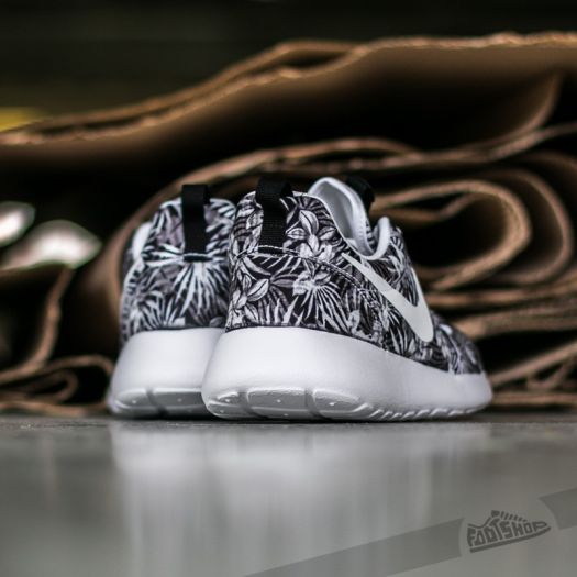 Roshe run hombre plata deals