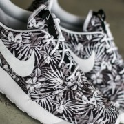 Men s shoes Nike Roshe One Print Premium Black White Footshop