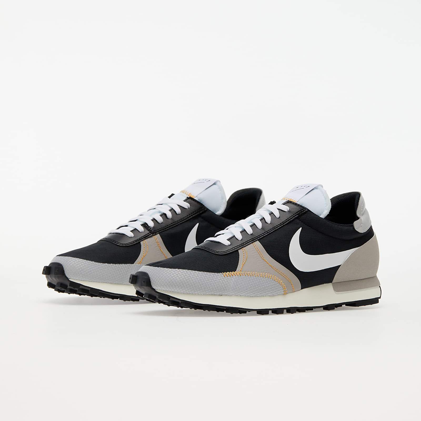 Nike store men's daybreak