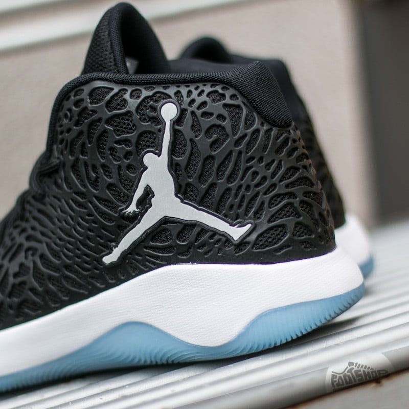 Ultra flight jordan top