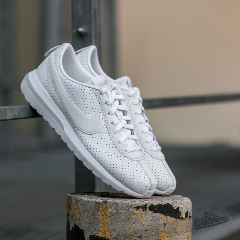 Dámske topánky a tenisky Nike W Roshe Cortez NM White/ White-Pure Platinum