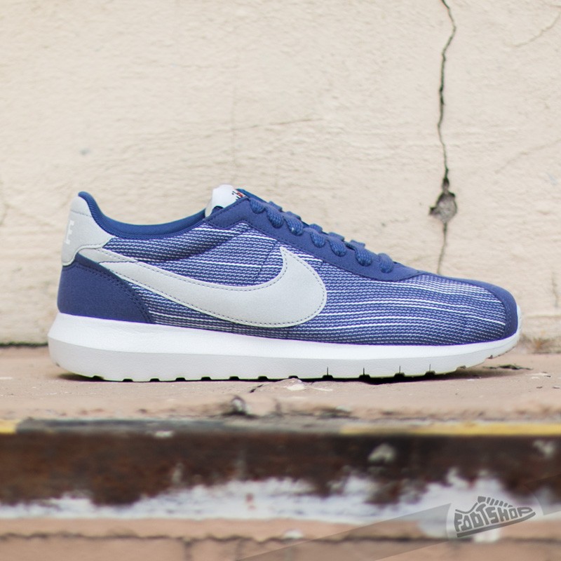 Scarpe donna Nike W Roshe LD- 1000 Dark Purple/ Pure Platinum-Sumit White