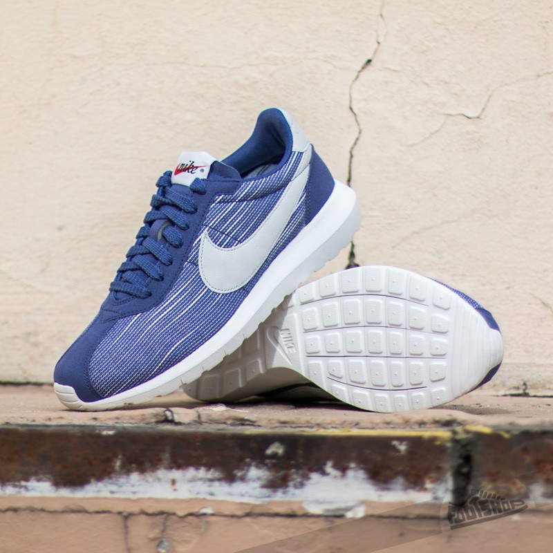Scarpe donna Nike W Roshe LD- 1000 Dark Purple/ Pure Platinum-Sumit White