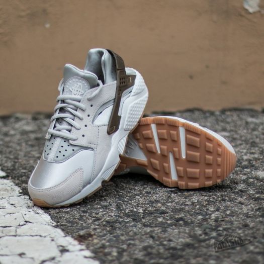 Women s shoes Nike Wmns Air Huarache Run Premium Suede Gamma Grey Phantom Footshop